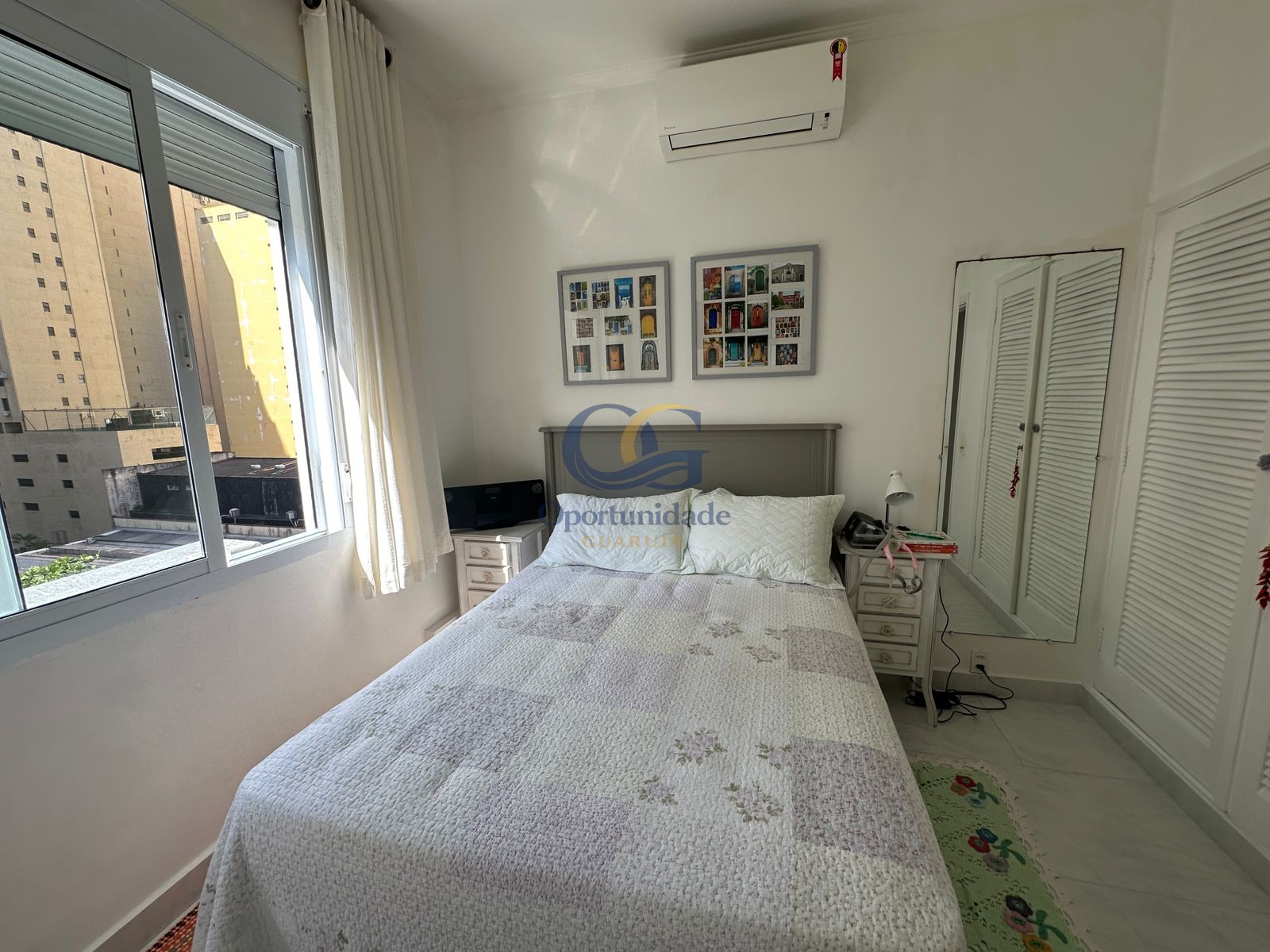 Apartamento na Praia das Pitangueiras, Guarujá - SP
