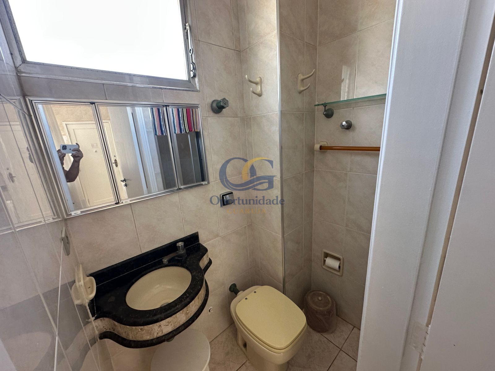 Apartamento na Praia das Pitangueiras, Guarujá - SP