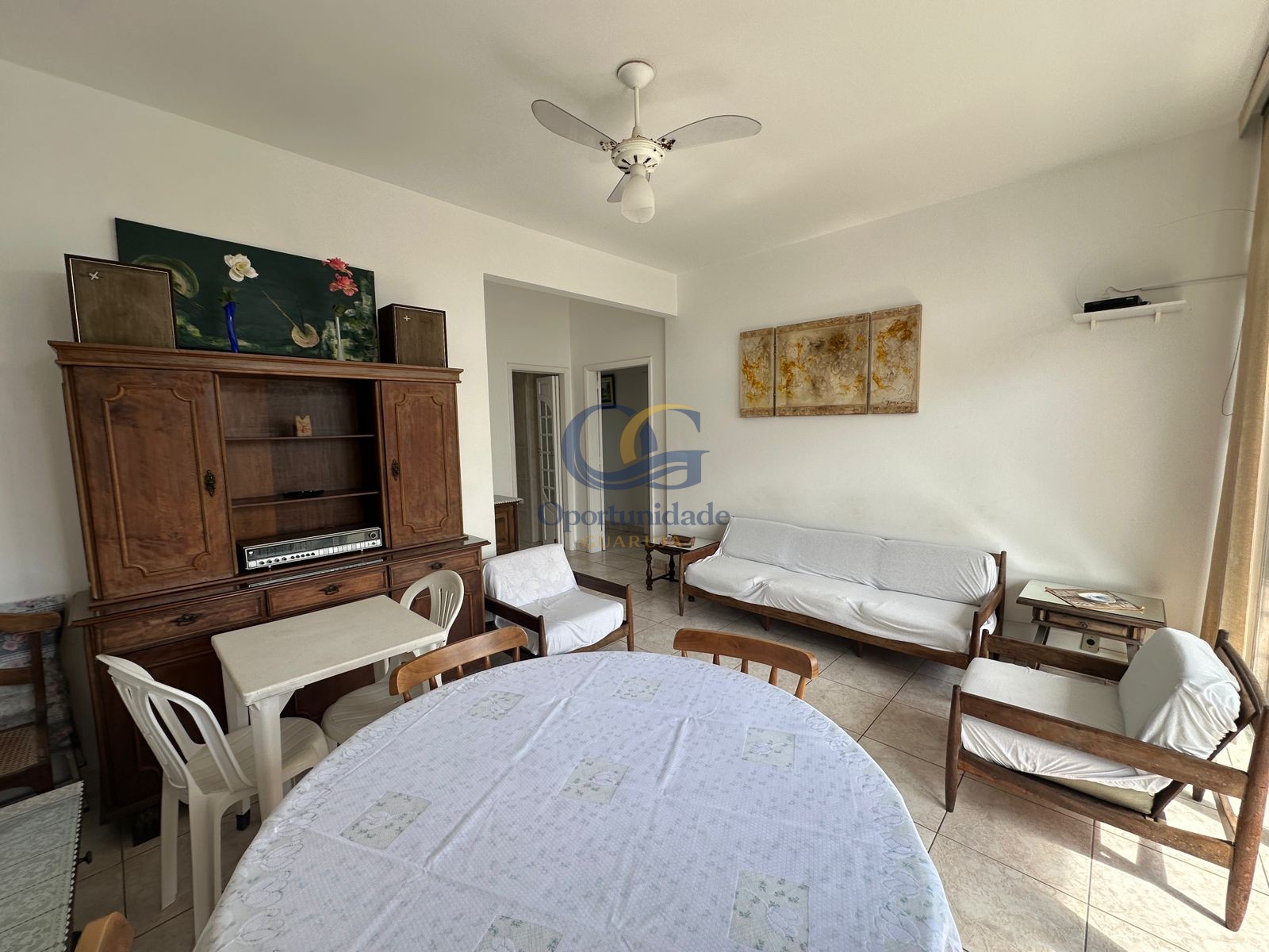 Apartamento na Praia das Pitangueiras, Guarujá - SP