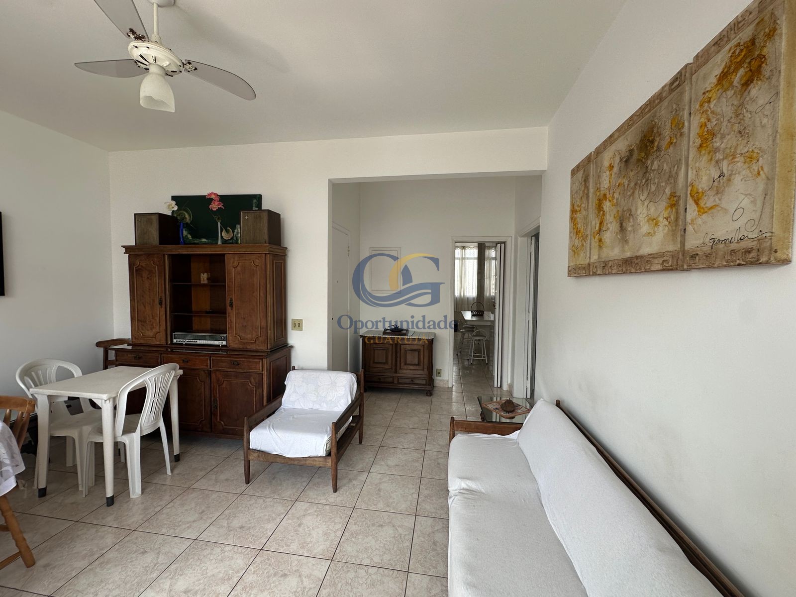 Apartamento na Praia das Pitangueiras, Guarujá - SP