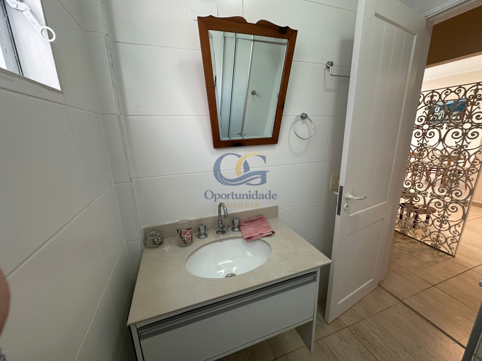 Apartamento na Praia das Pitangueiras, Guarujá - SP