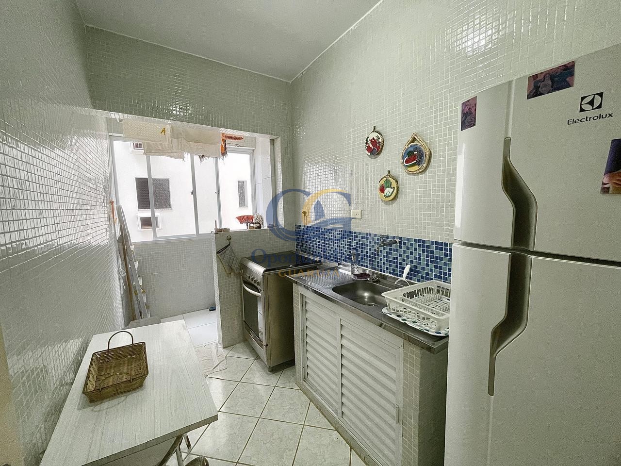 Apartamento na Praia das Pitangueiras, Guarujá - SP