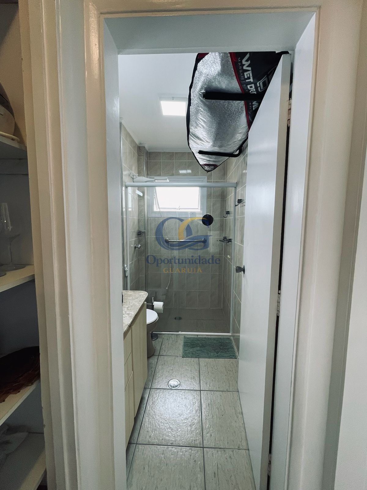 Apartamento na Praia das Pitangueiras, Guarujá - SP