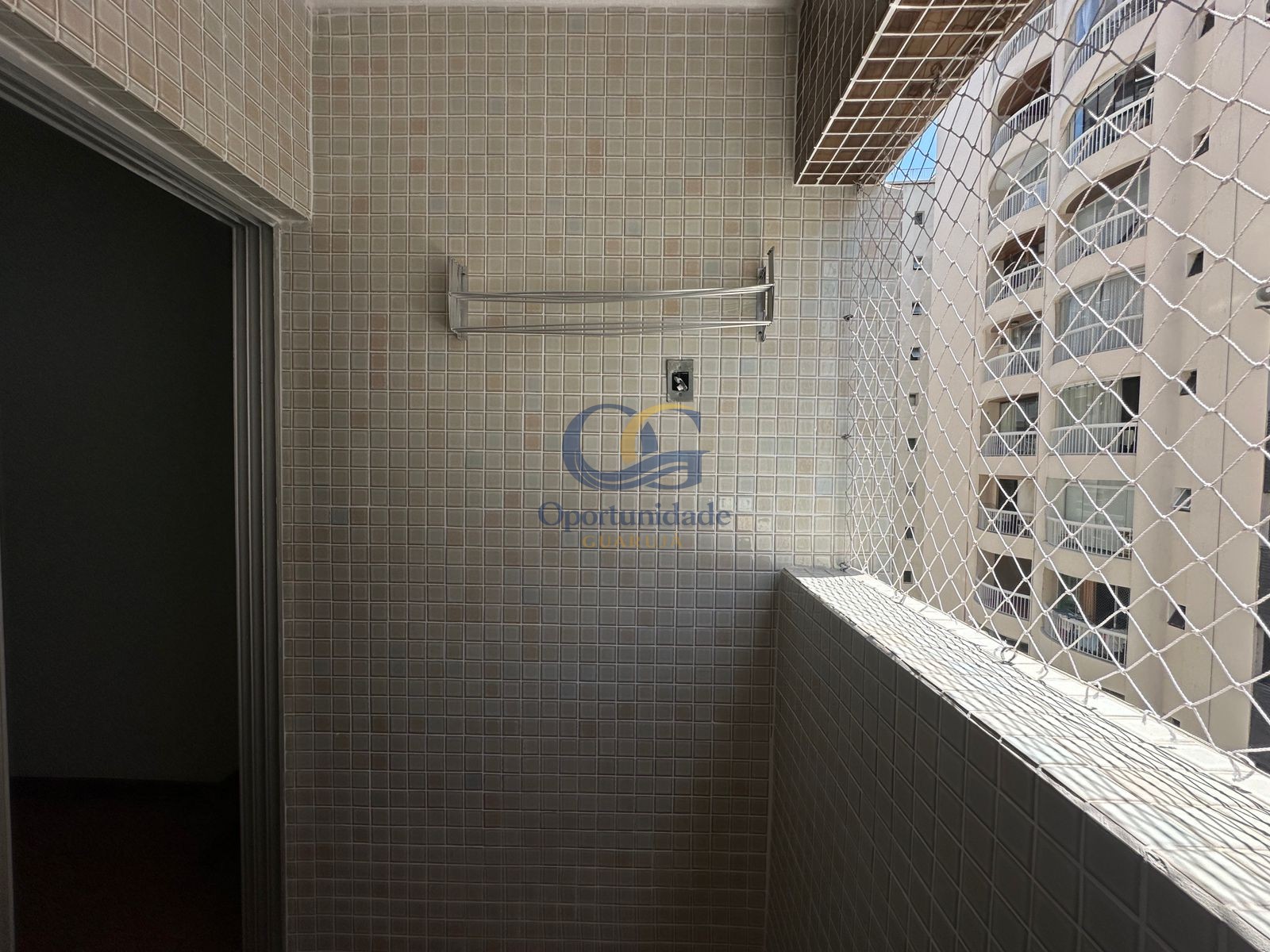 Apartamento na Praia das Pitangueiras, Guarujá - SP