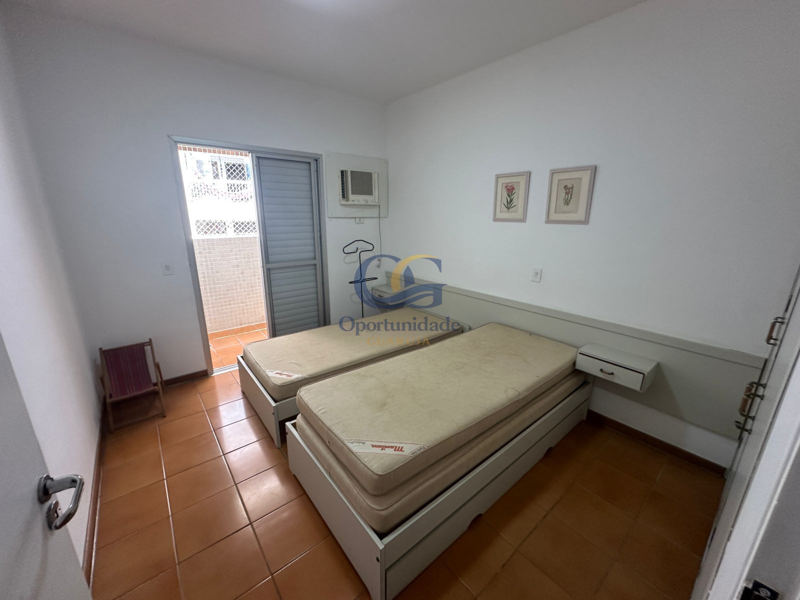 Apartamento na Praia das Pitangueiras, Guarujá - SP
