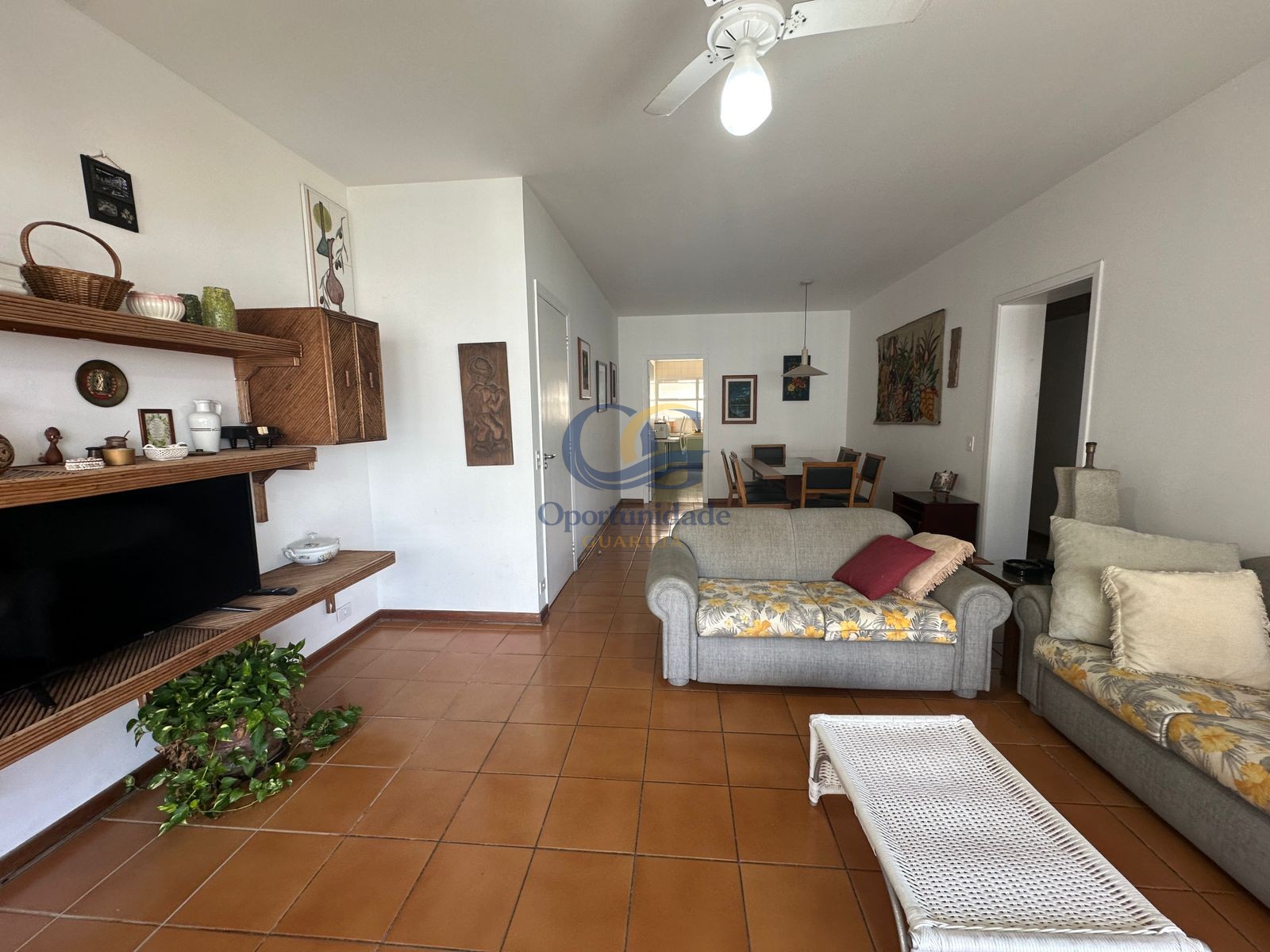 Apartamento na Praia das Pitangueiras, Guarujá - SP