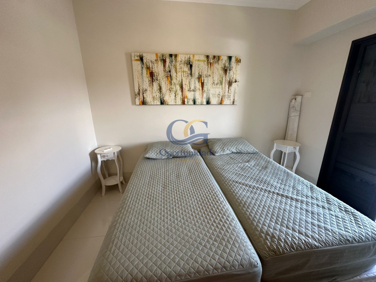 Apartamento na Praia da Enseada, Guarujá - SP