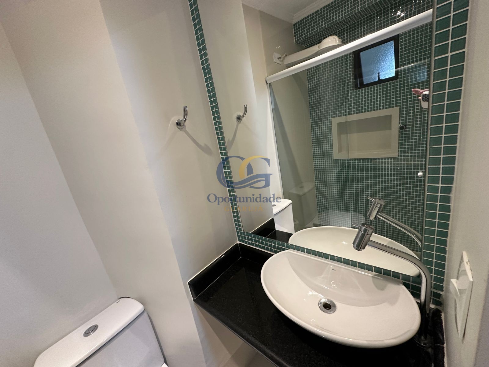 Apartamento na Praia da Enseada, Guarujá - SP