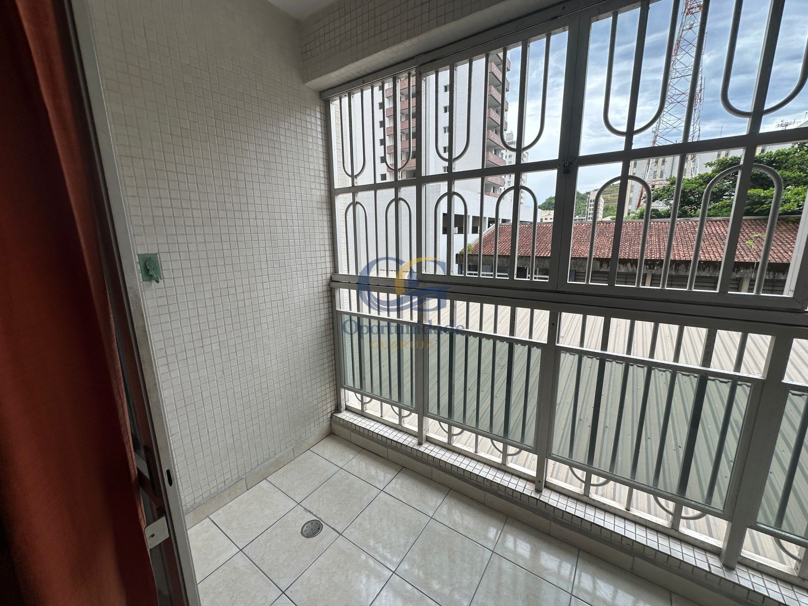 Apartamento na Praia das Pitangueiras, Guarujá - SP
