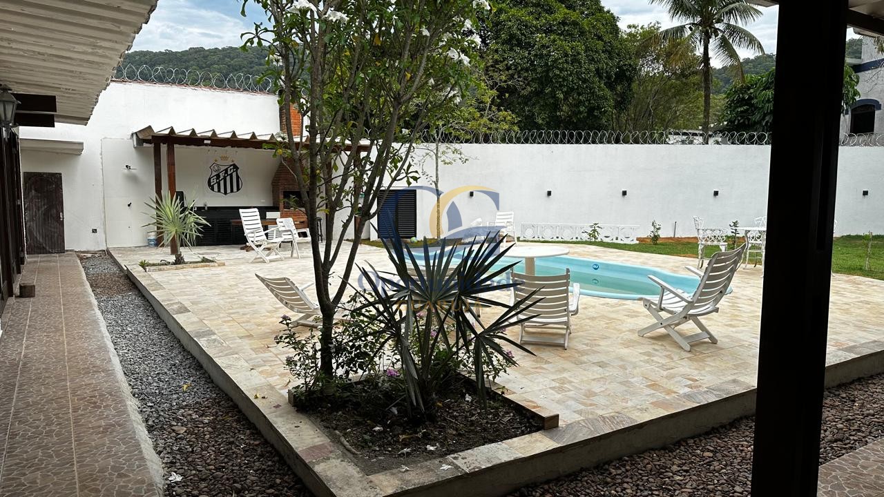 Casa na Praia do Guaiuba, Guarujá - SP