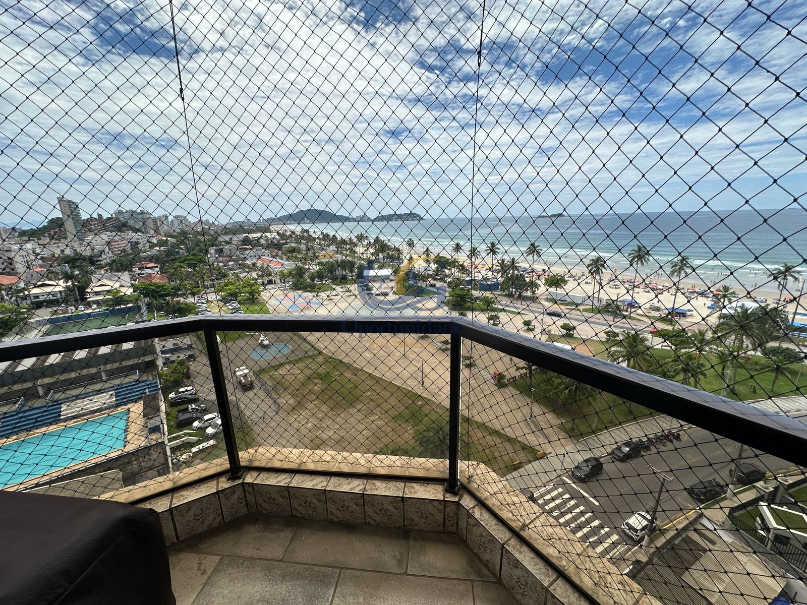 Apartamento na Praia da Enseada, Guarujá - SP
