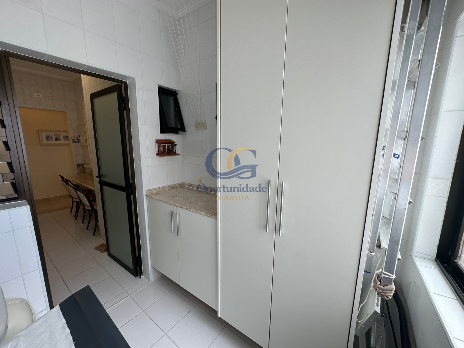 Apartamento na Praia da Enseada, Guarujá - SP