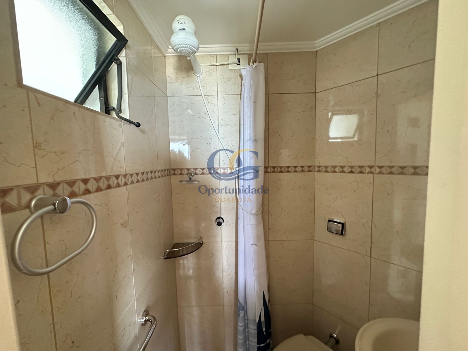 Apartamento na Praia da Enseada, Guarujá - SP