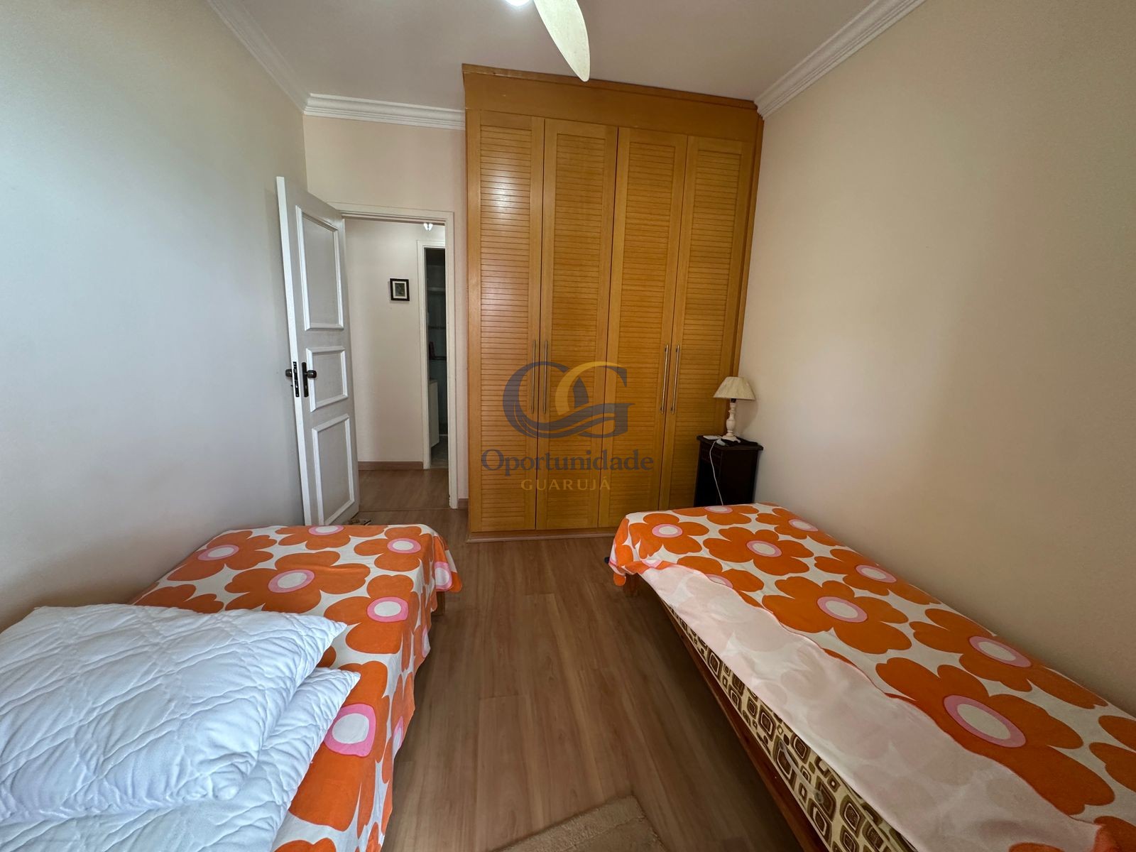 Apartamento na Praia da Enseada, Guarujá - SP