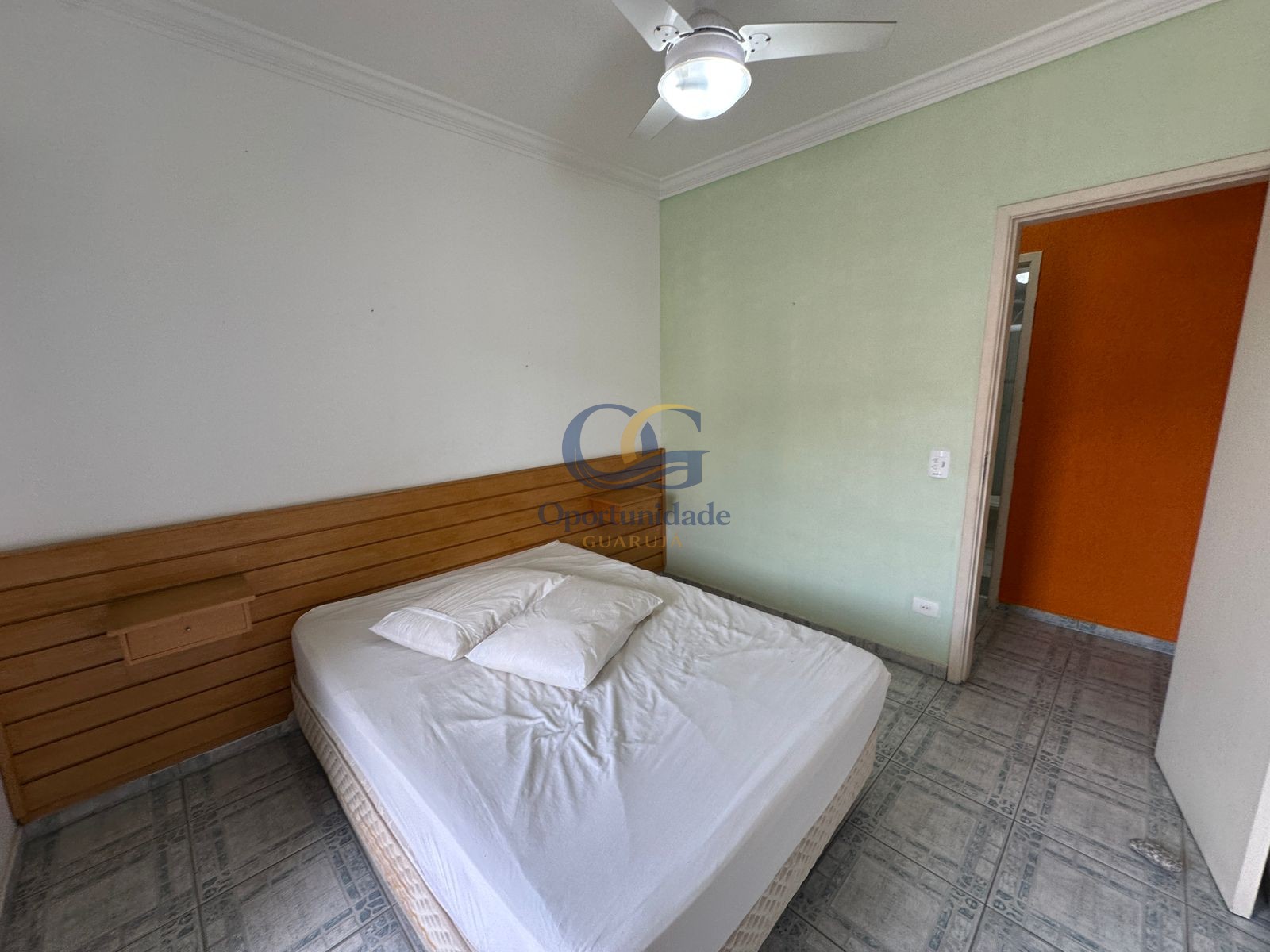 Apartamento na Praia da Enseada, Guarujá - SP