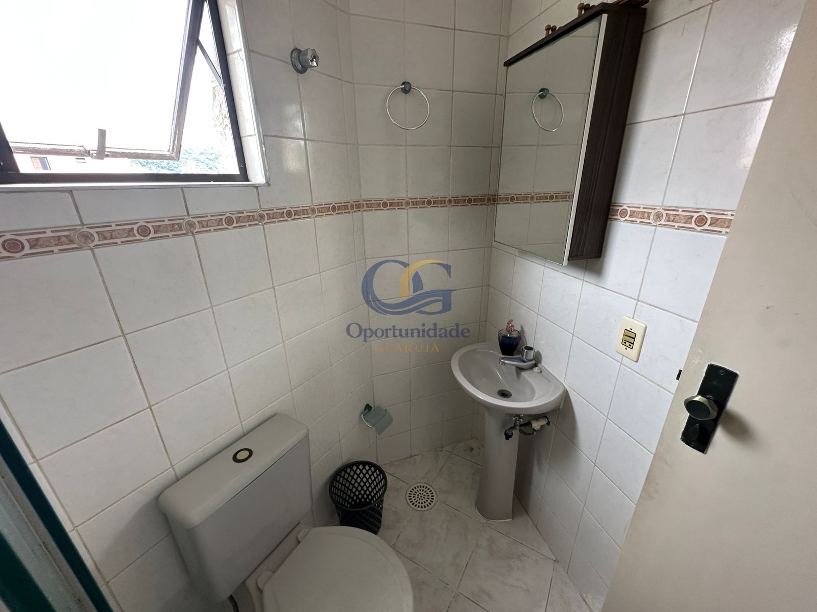 Apartamento na Praia da Enseada, Guarujá - SP