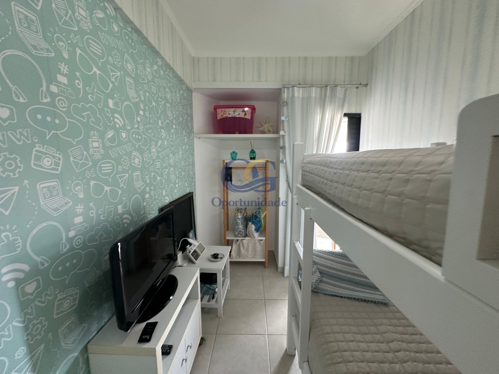 Apartamento na Praia da Enseada, Guarujá - SP