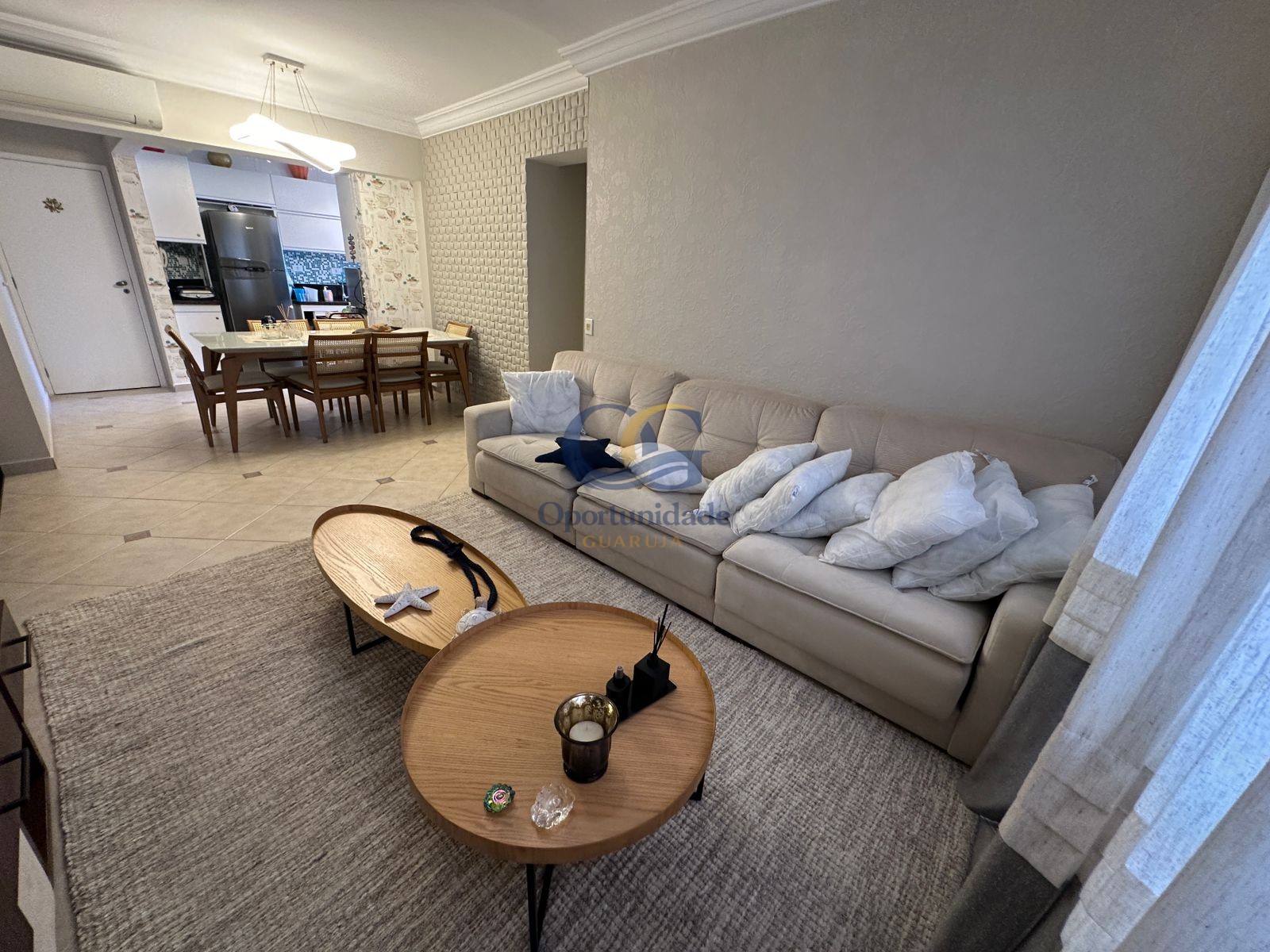 Apartamento na Praia da Enseada, Guarujá - SP