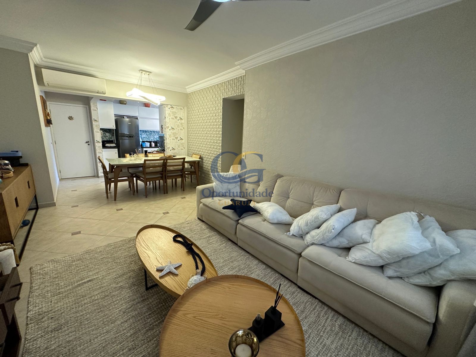 Apartamento na Praia da Enseada, Guarujá - SP