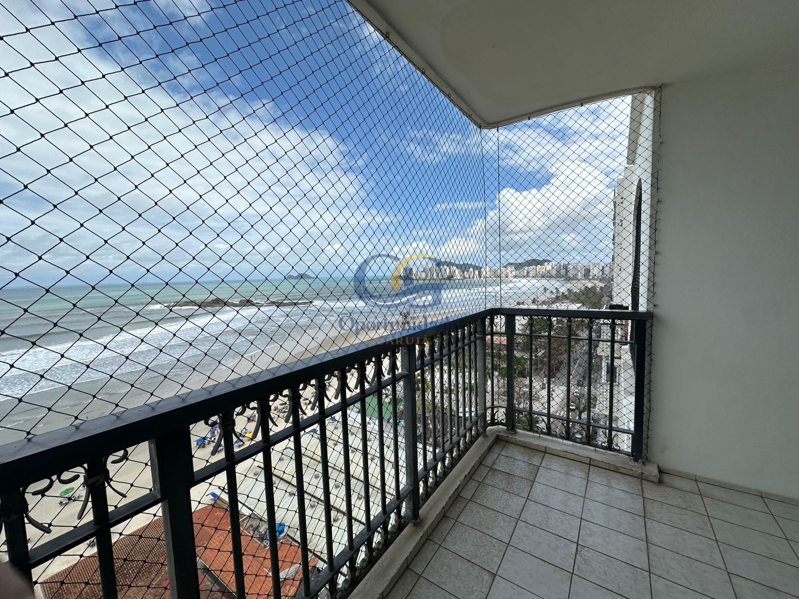 Apartamento Frente ao Mar, Praia Pitangueiras, Guarujá - SP