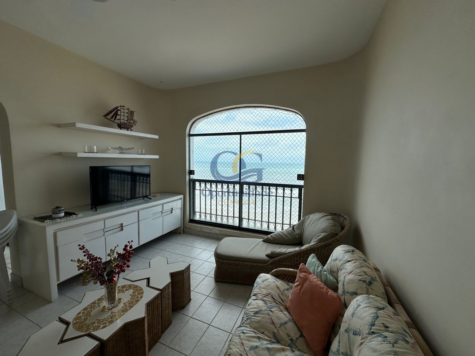 Apartamento Frente ao Mar, Praia Pitangueiras, Guarujá - SP