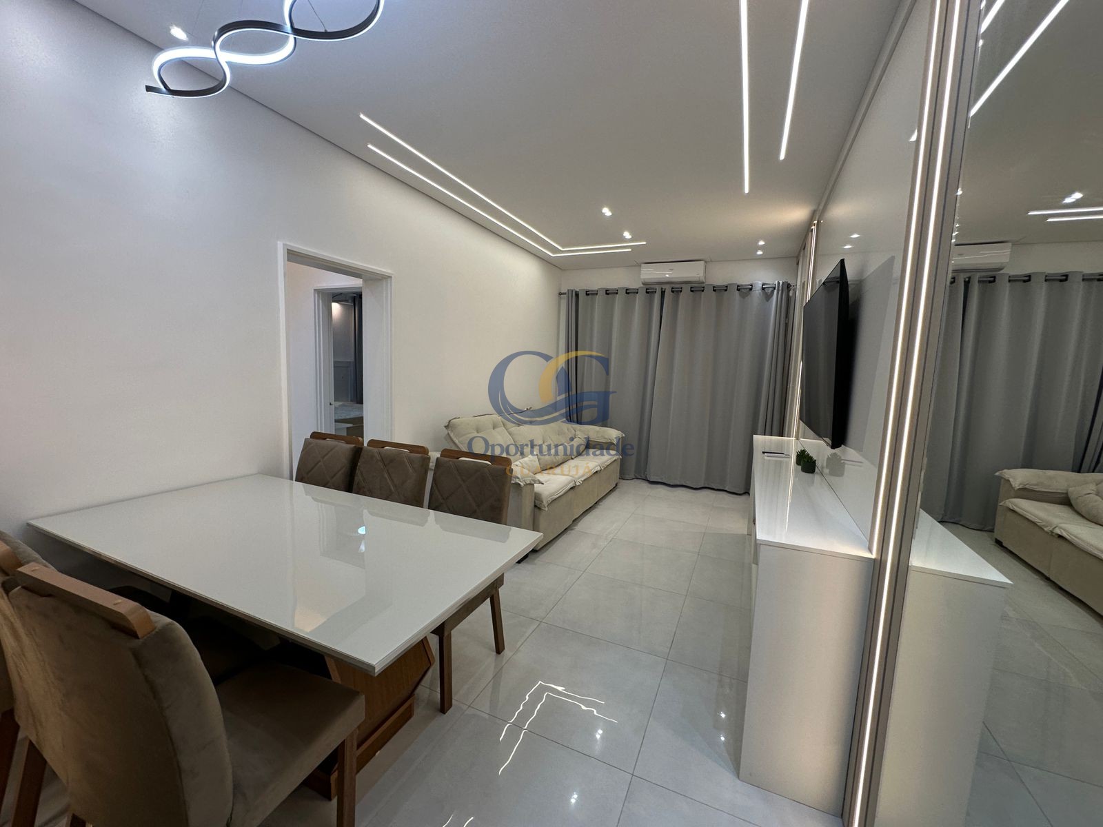 Apartamento na Praia das Pitangueiras, Guarujá - SP