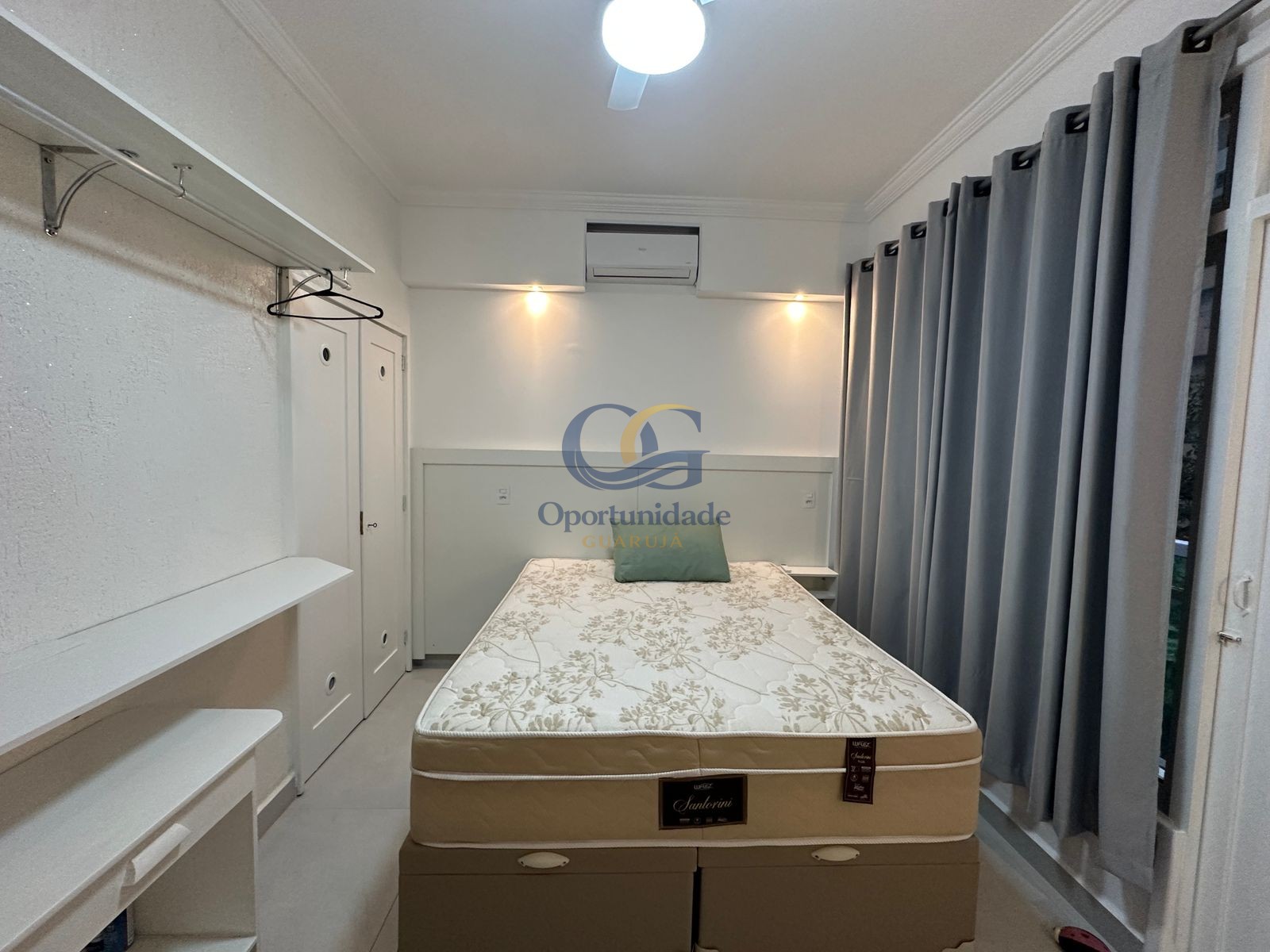 Apartamento na Praia das Pitangueiras, Guarujá - SP