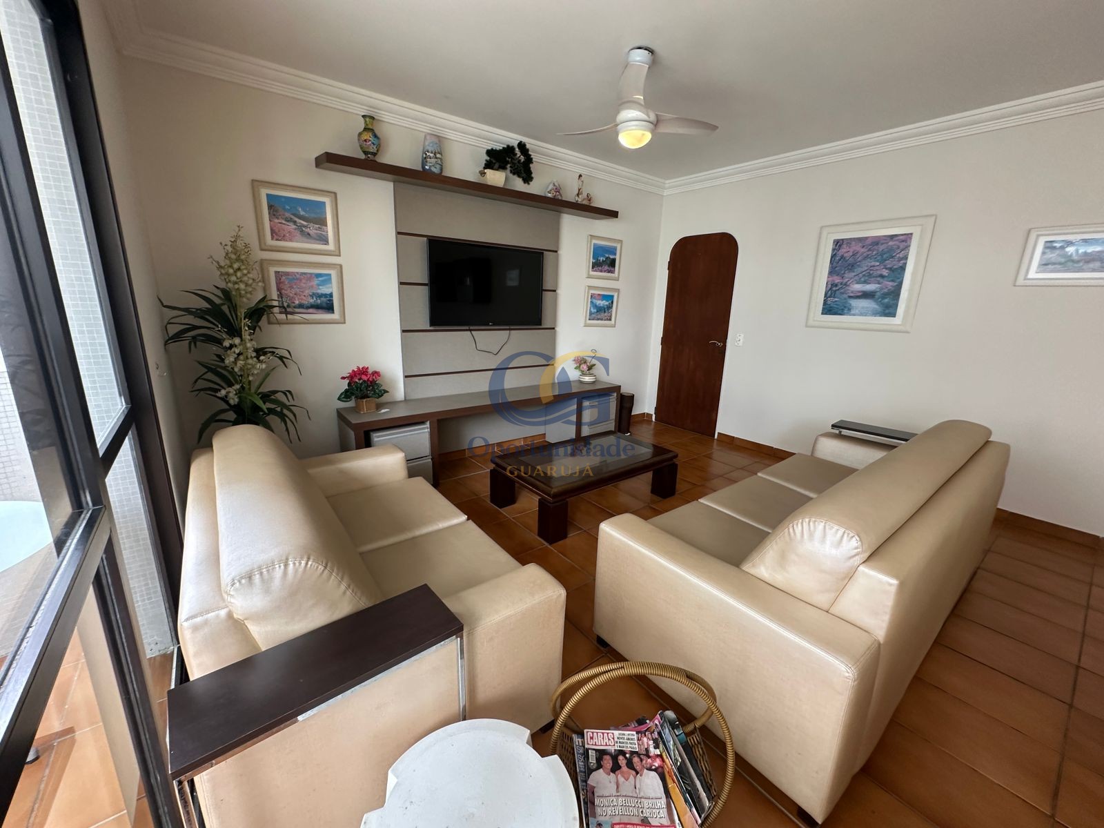 Apartamento na Praia das Pitangueiras, Guarujá - SP