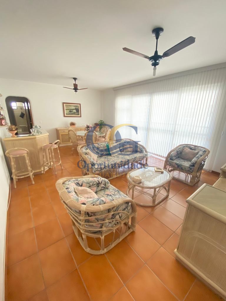 Apartamento na Praia das Pitangueiras, Guarujá - SP