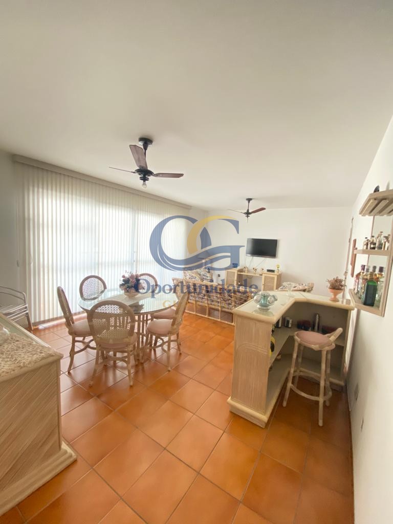 Apartamento na Praia das Pitangueiras, Guarujá - SP