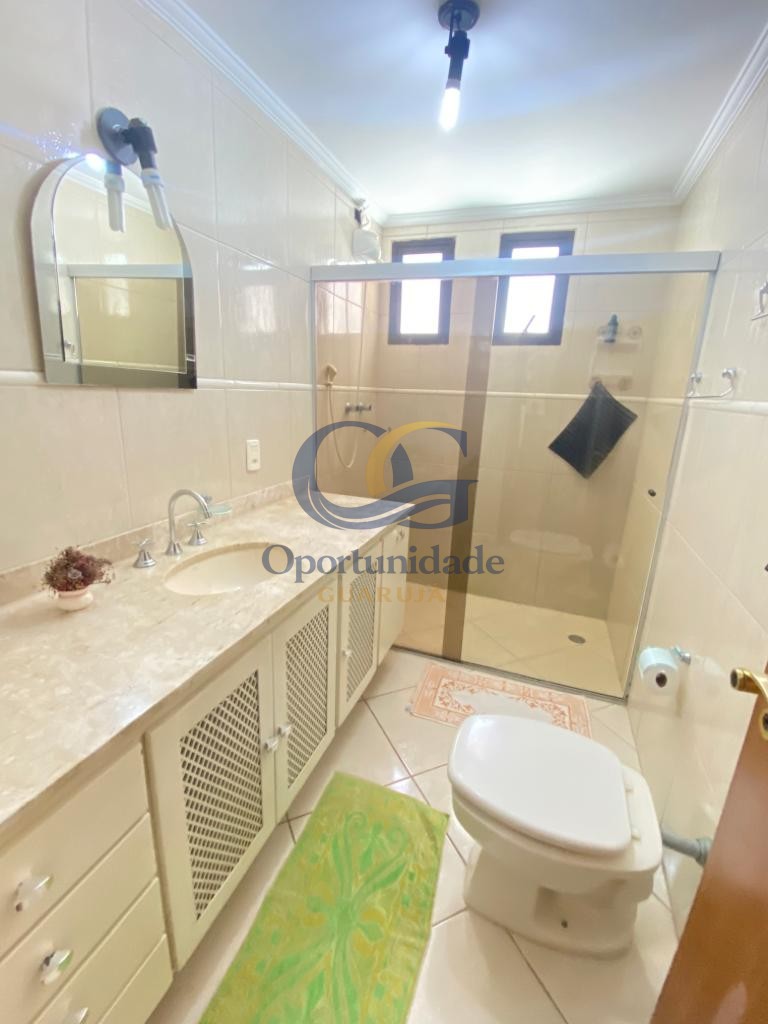 Apartamento na Praia das Pitangueiras, Guarujá - SP