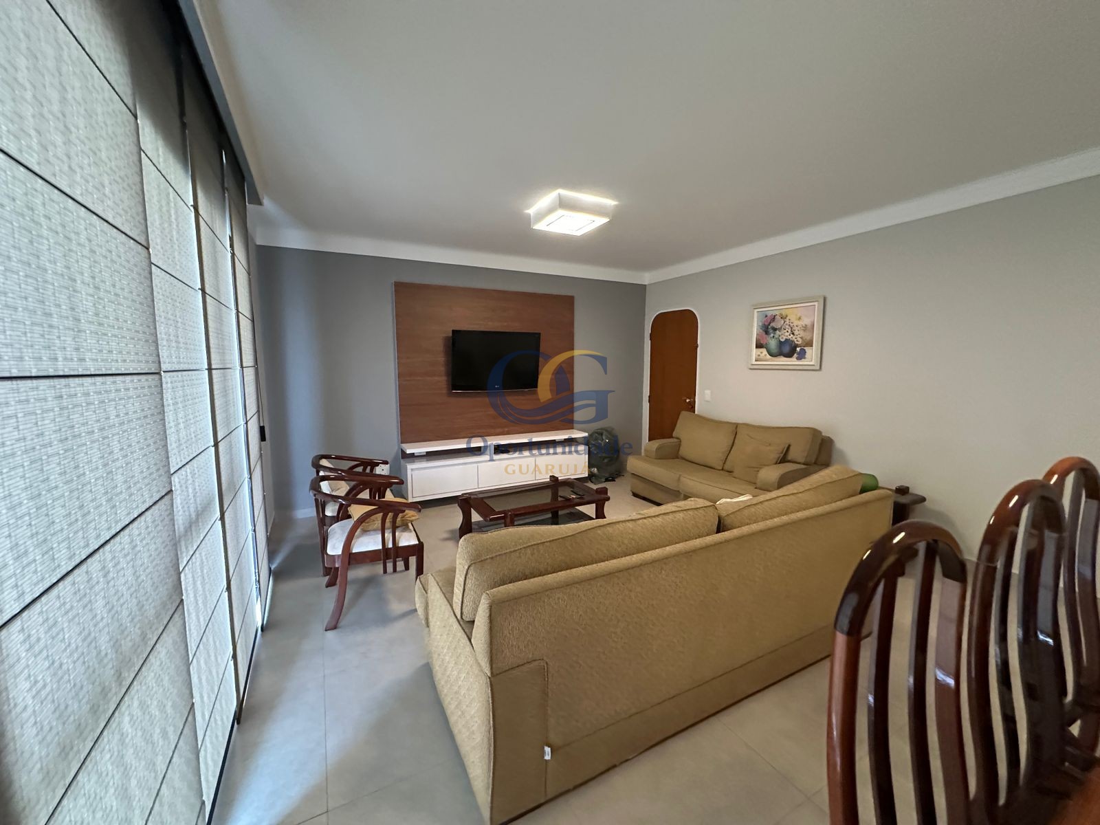 Apartamento na Praia das Pitangueiras, Guarujá - SP