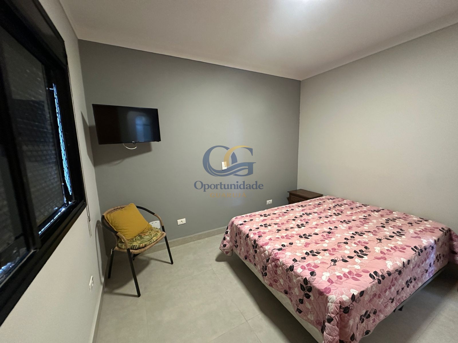 Apartamento na Praia das Pitangueiras, Guarujá - SP