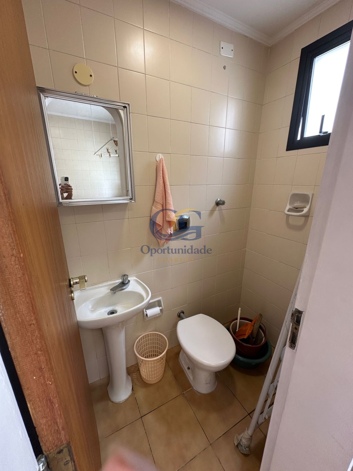 Apartamento na Praia das Pitangueiras, Guarujá - SP