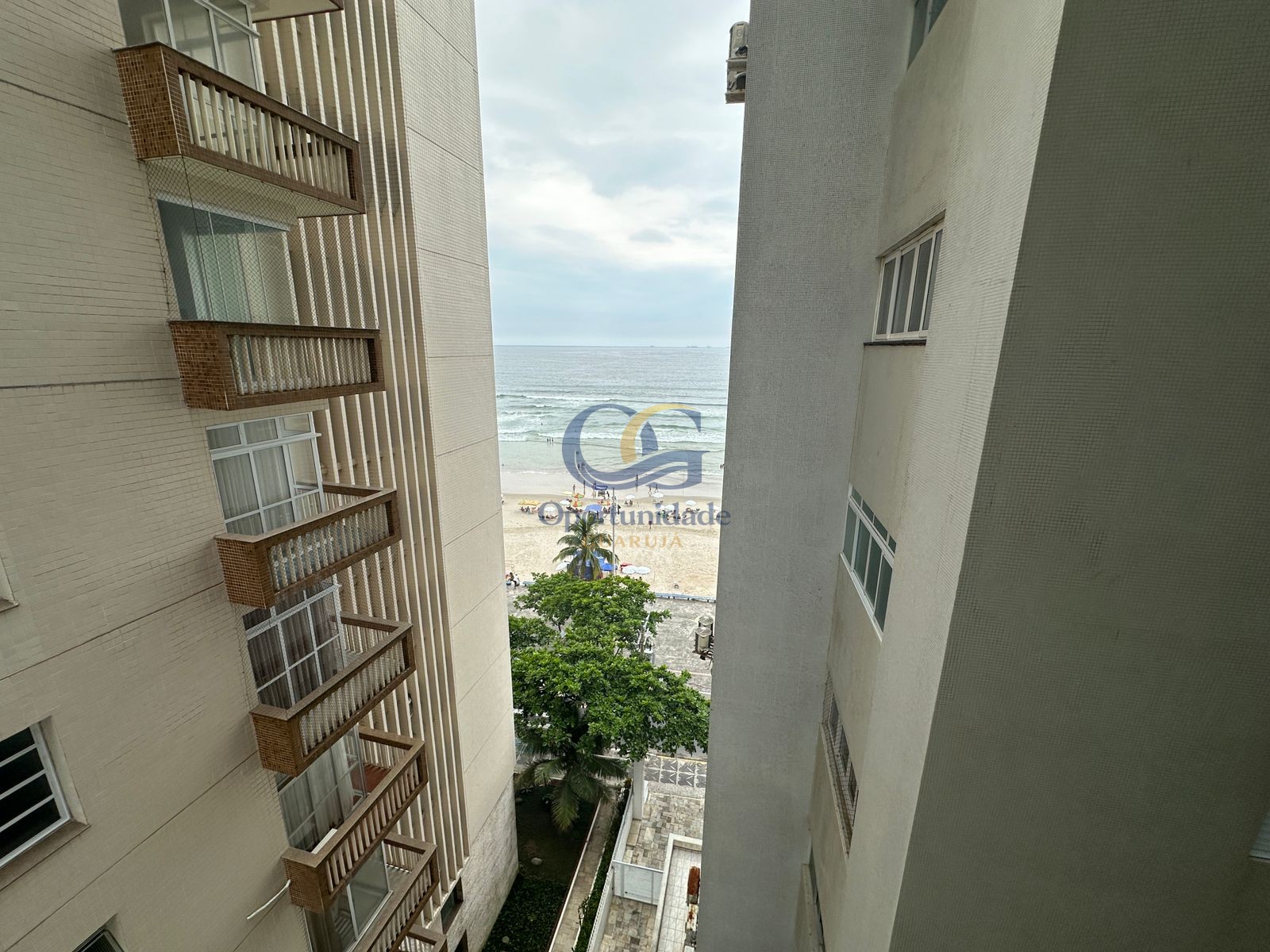 Apartamento Frente ao Mar, Praia Pitangueiras, Guarujá - SP