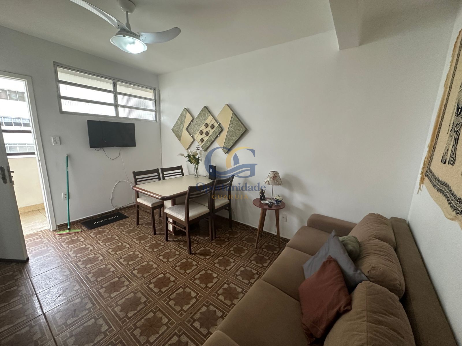 Apartamento na Praia das Pitangueiras, Guarujá - SP