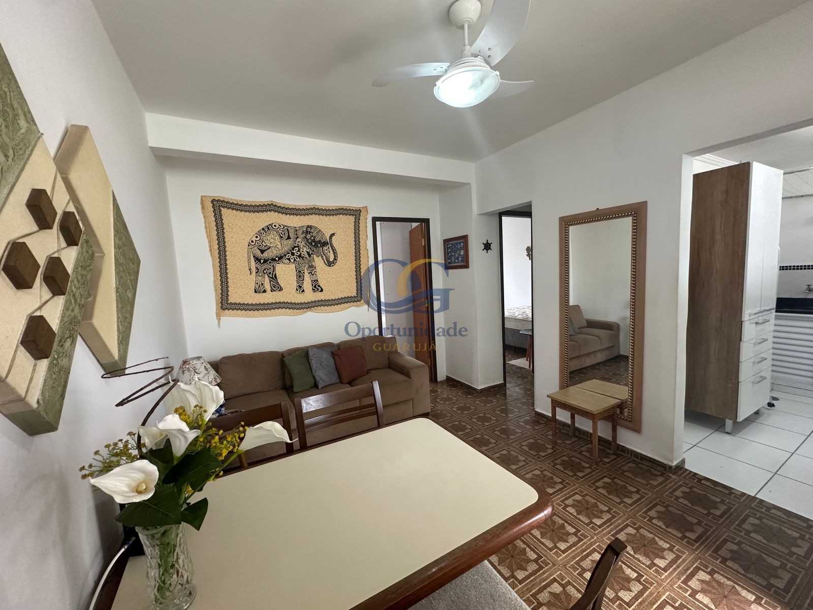 Apartamento na Praia das Pitangueiras, Guarujá - SP