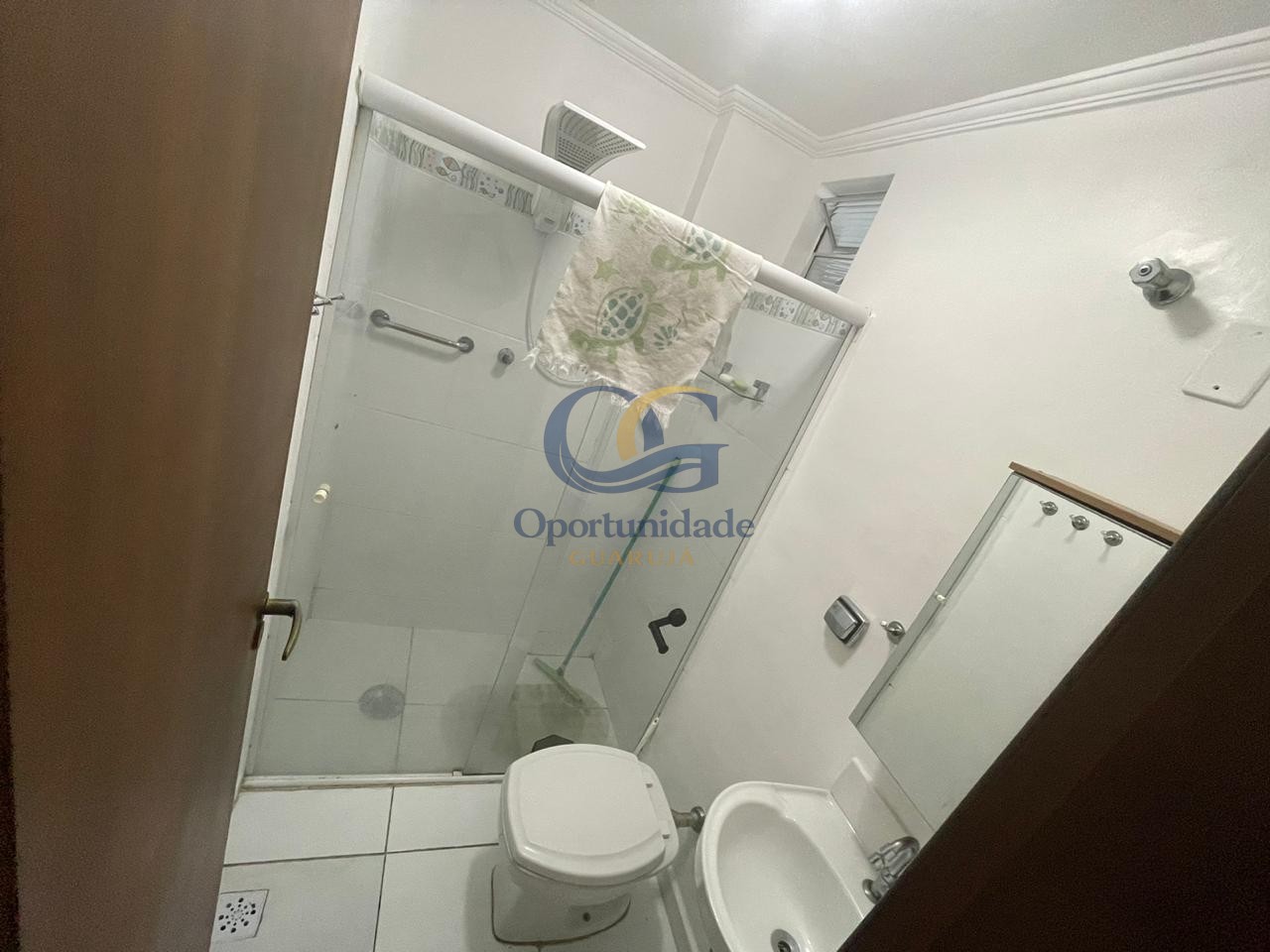 Apartamento na Praia das Pitangueiras, Guarujá - SP