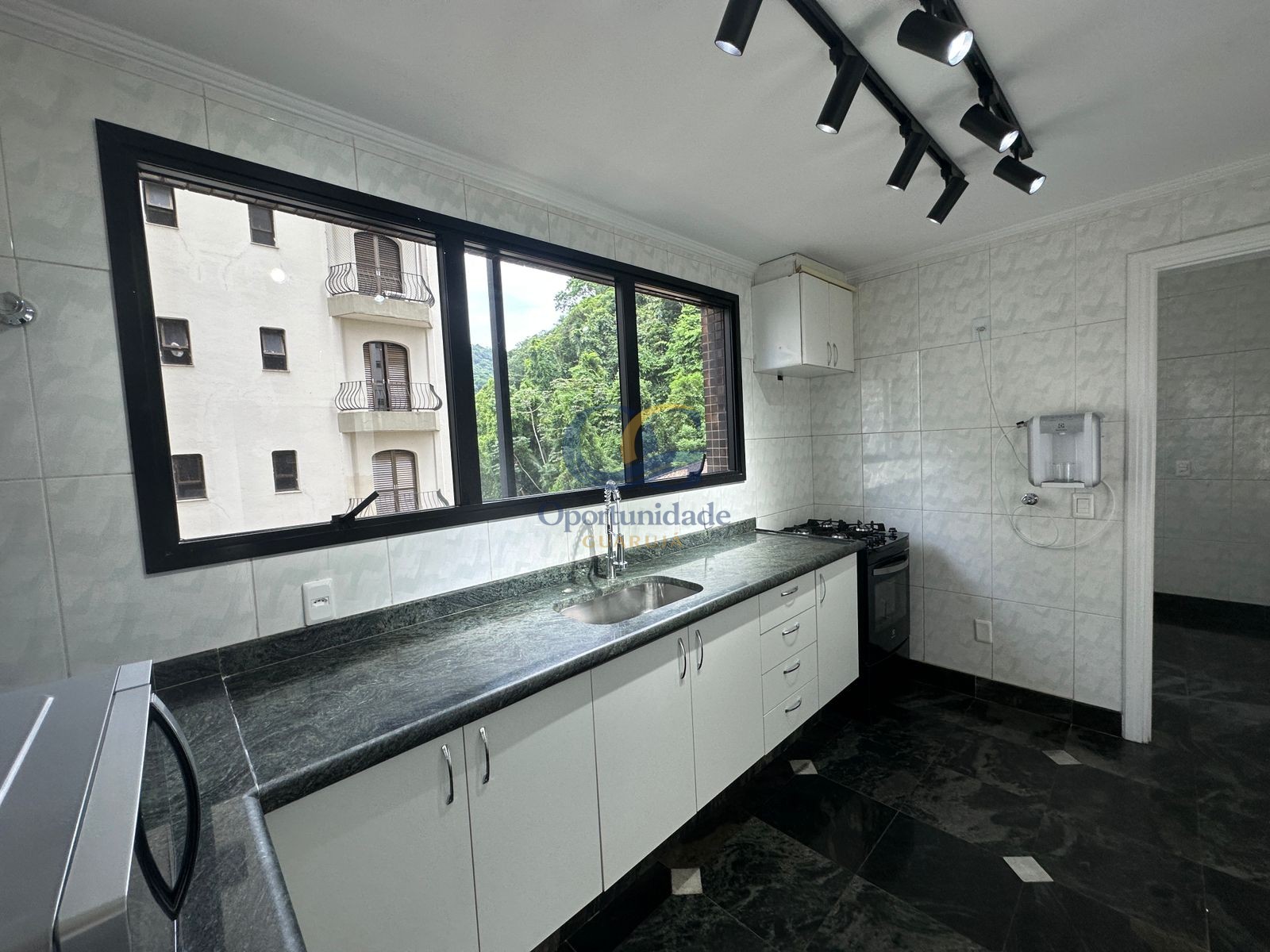 Apartamento Duplex na Praia das Pitangueiras, Guarujá - SP