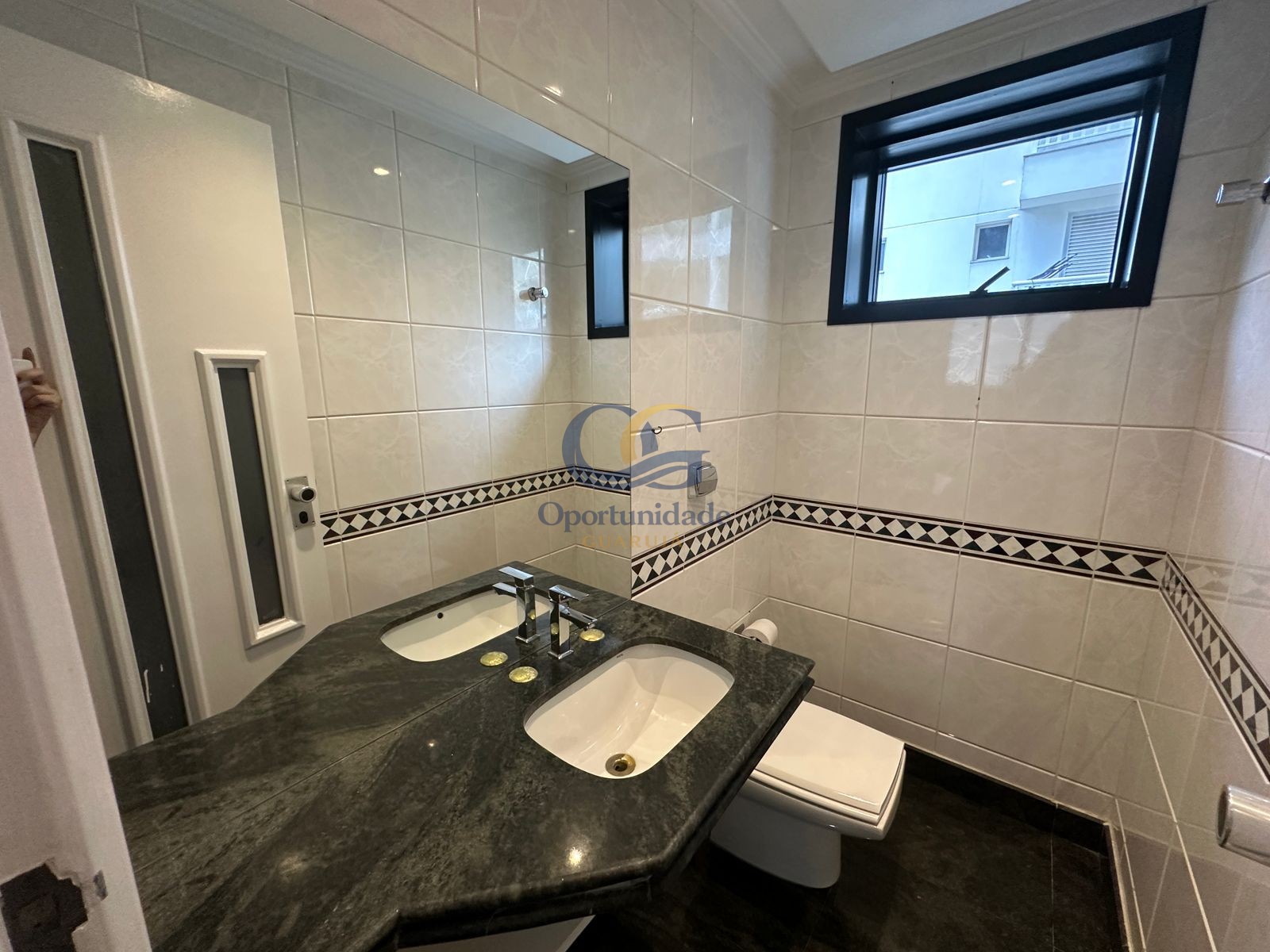 Apartamento Duplex na Praia das Pitangueiras, Guarujá - SP