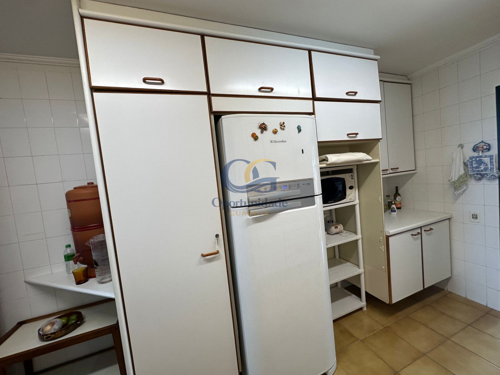 Apartamento na Praia das Pitangueiras, Guarujá - SP