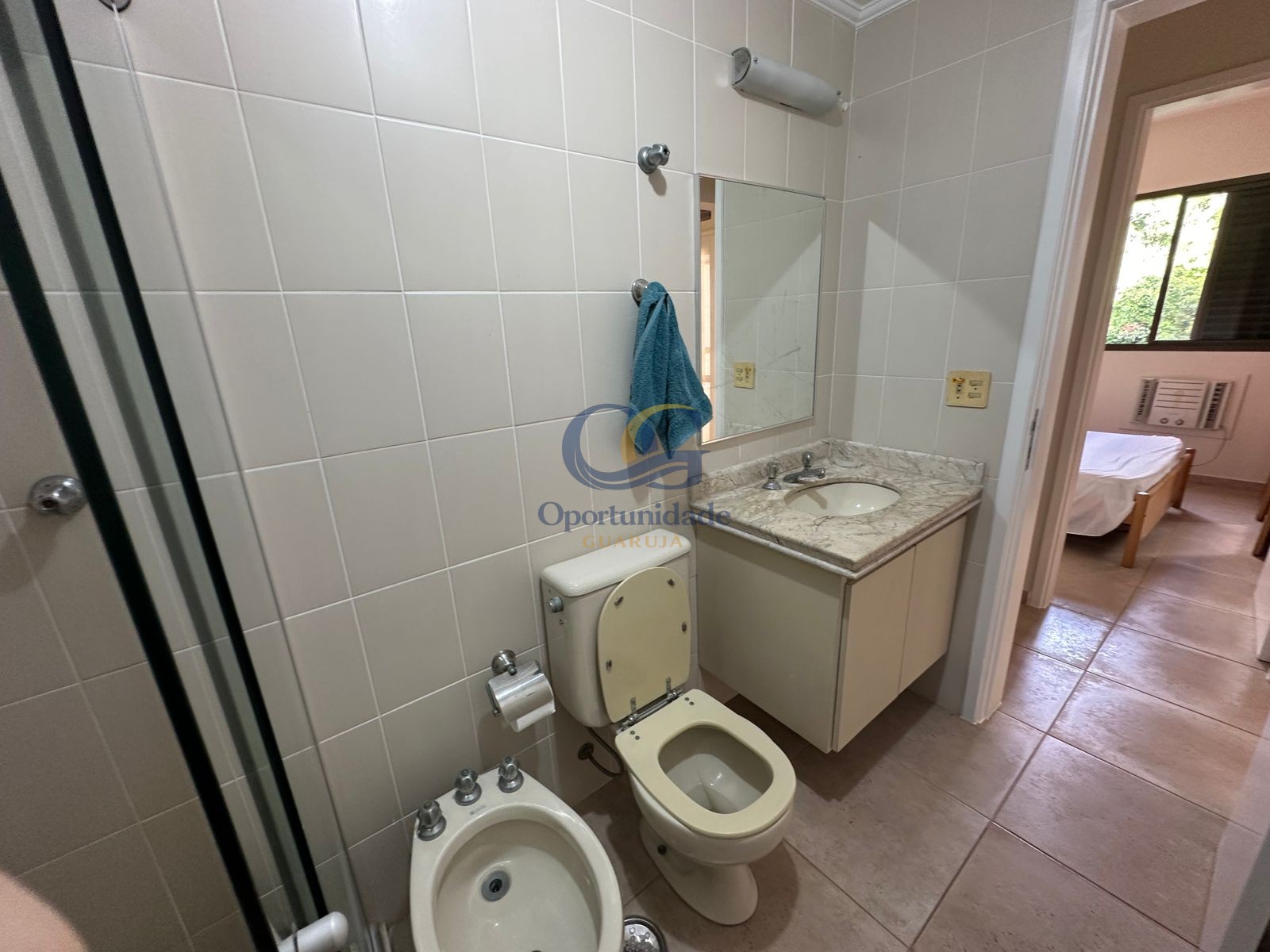 Apartamento na Praia das Pitangueiras, Guarujá - SP