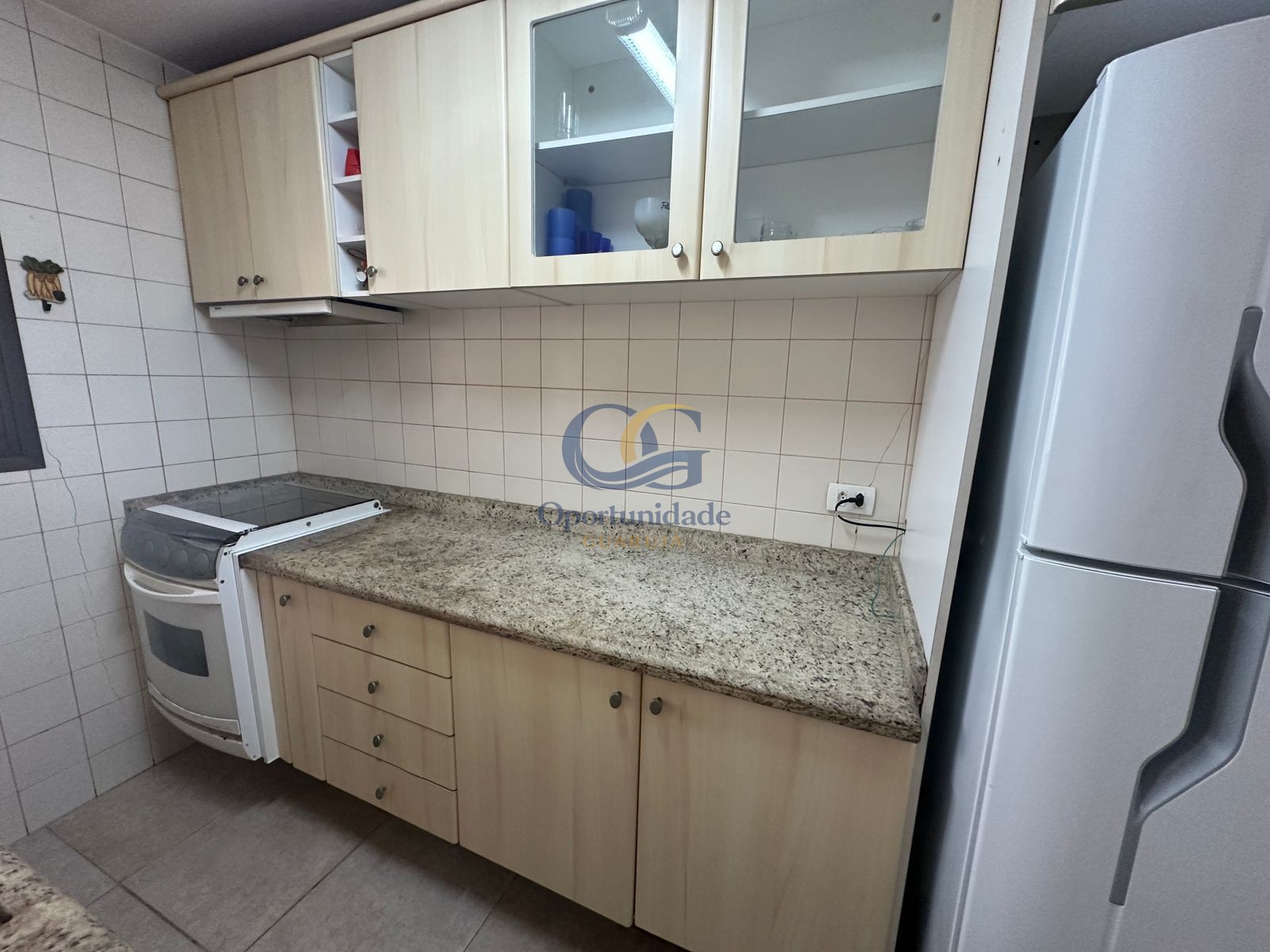 Apartamento na Praia das Pitangueiras, Guarujá - SP