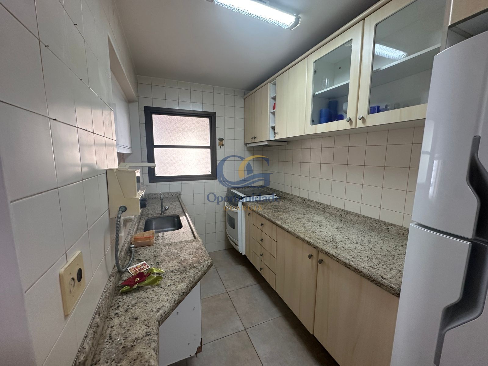Apartamento na Praia das Pitangueiras, Guarujá - SP