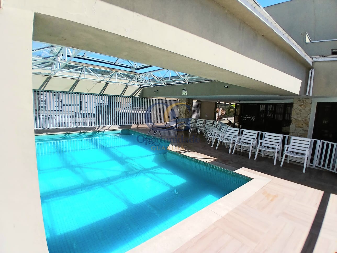 Apartamento na Praia das Pitangueiras, Guarujá - SP