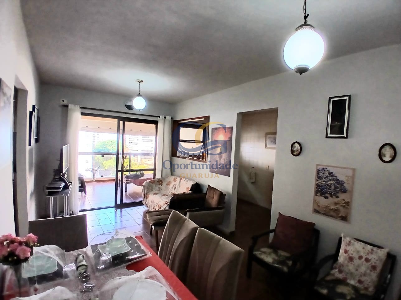 Apartamento na Praia das Pitangueiras, Guarujá - SP