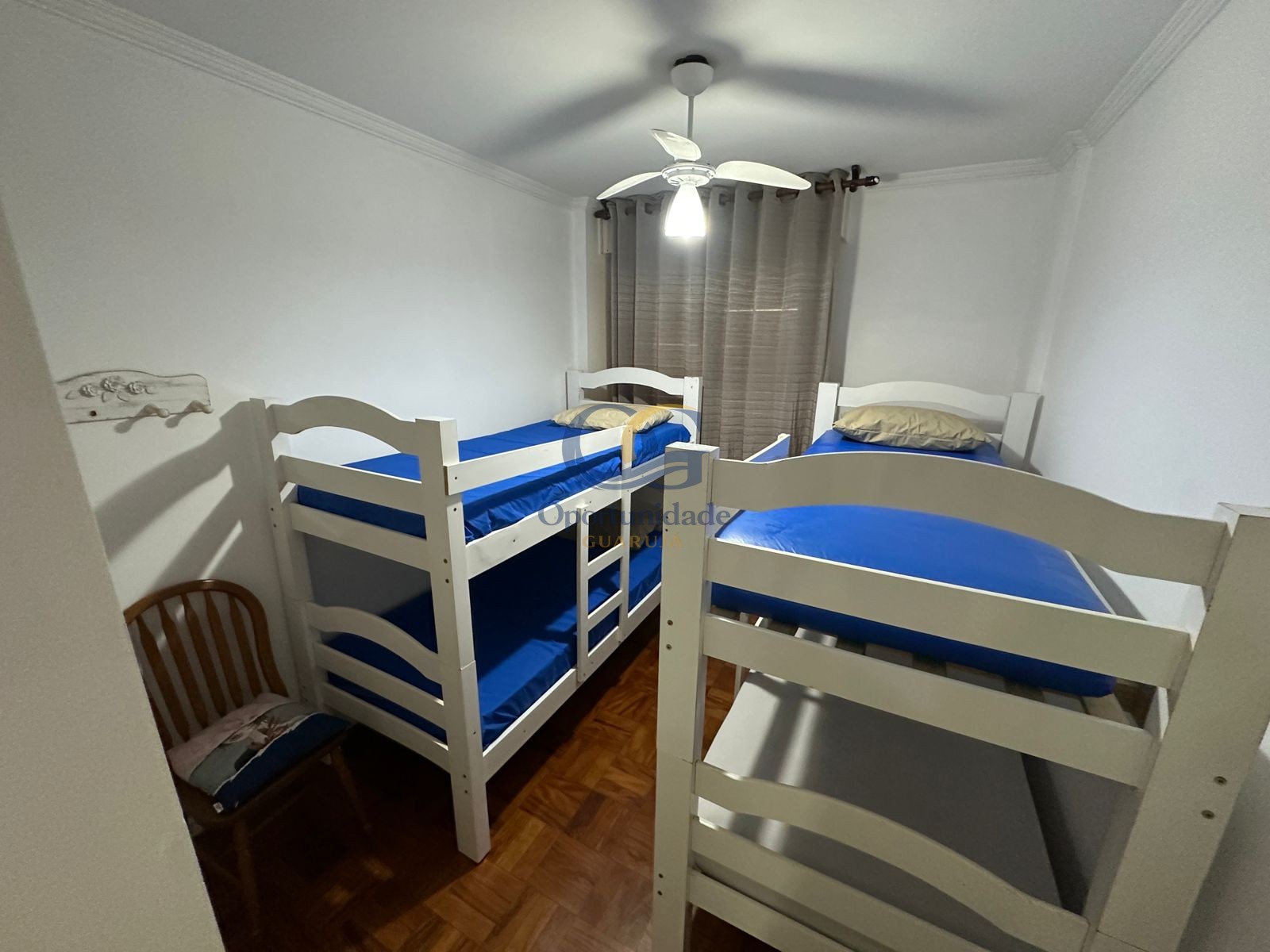 Apartamento na Praia das Pitangueiras, Guarujá - SP