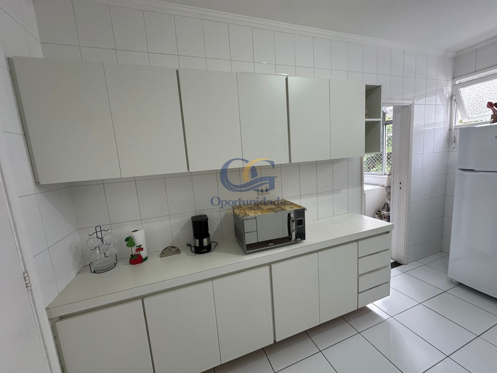 Apartamento na Praia das Pitangueiras, Guarujá - SP