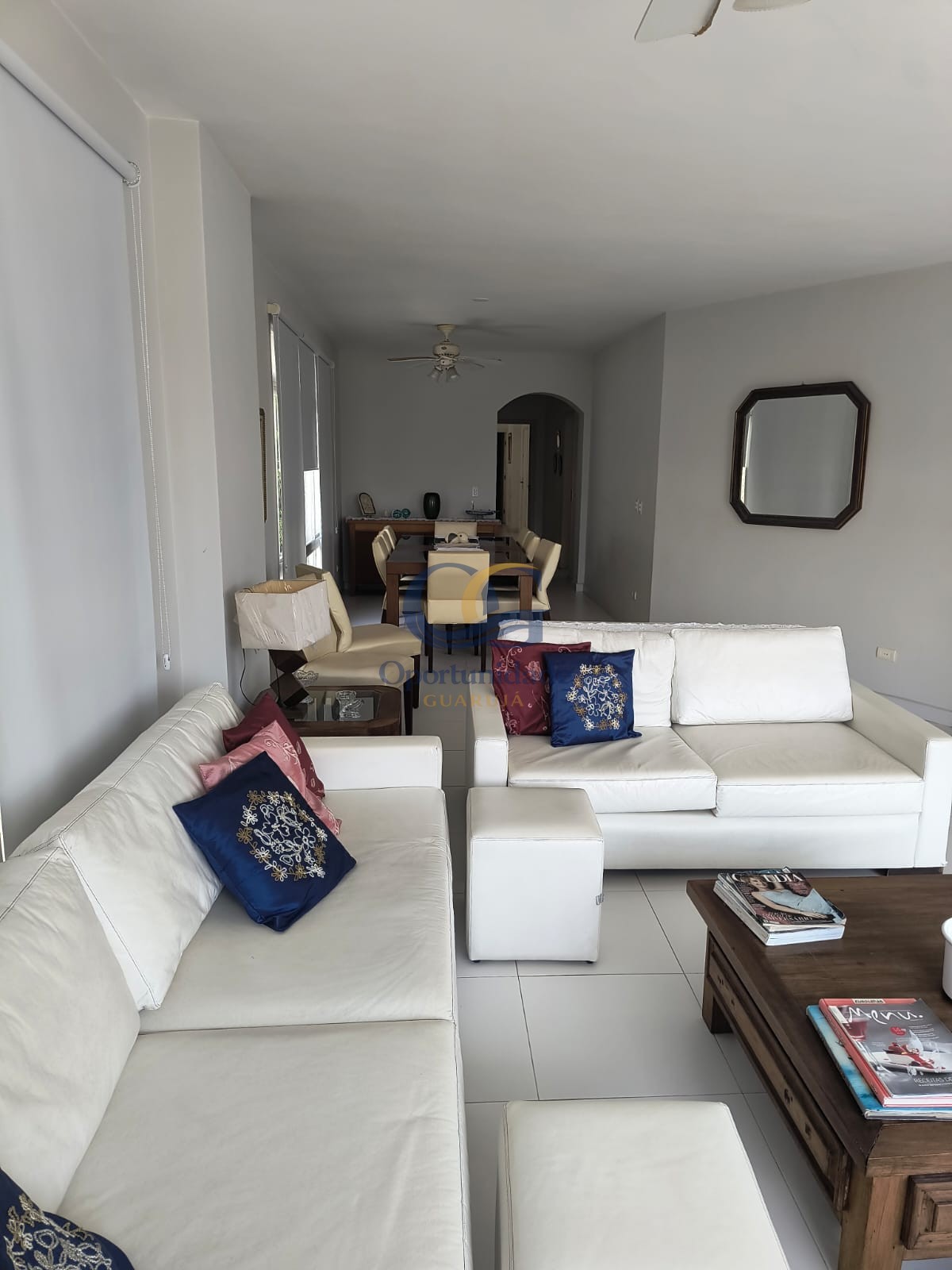 Apartamento na Praia das Pitangueiras, Guarujá - SP
