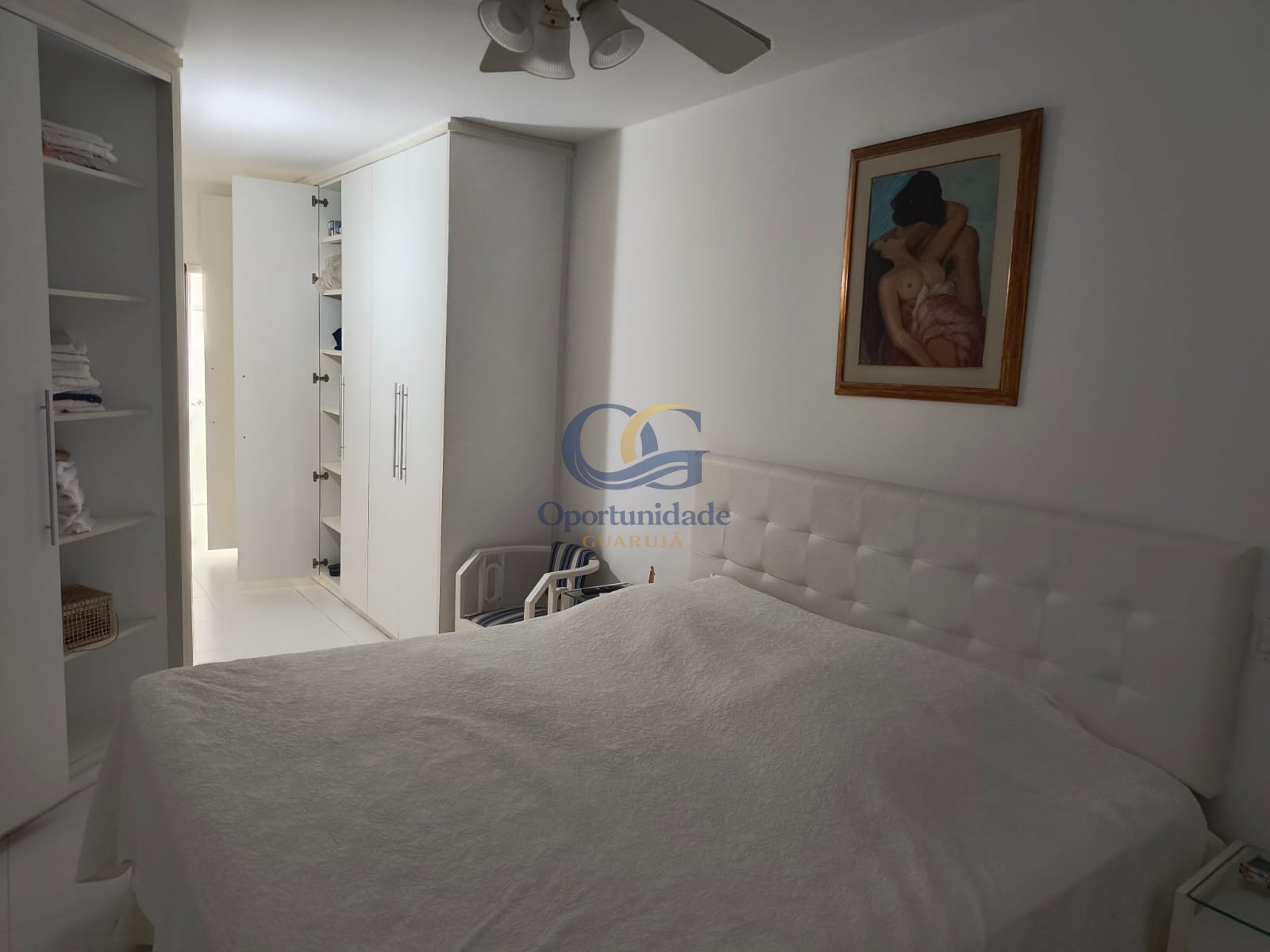 Apartamento na Praia das Pitangueiras, Guarujá - SP